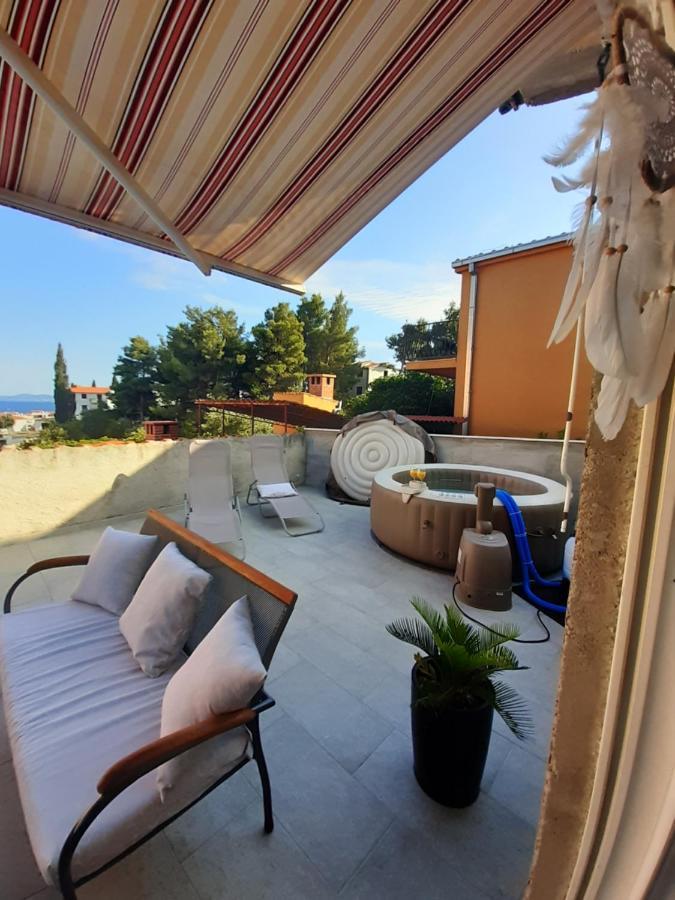 Apartment Lucky With Jacuzzi Trogir Kültér fotó