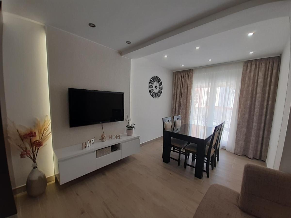 Apartment Lucky With Jacuzzi Trogir Kültér fotó