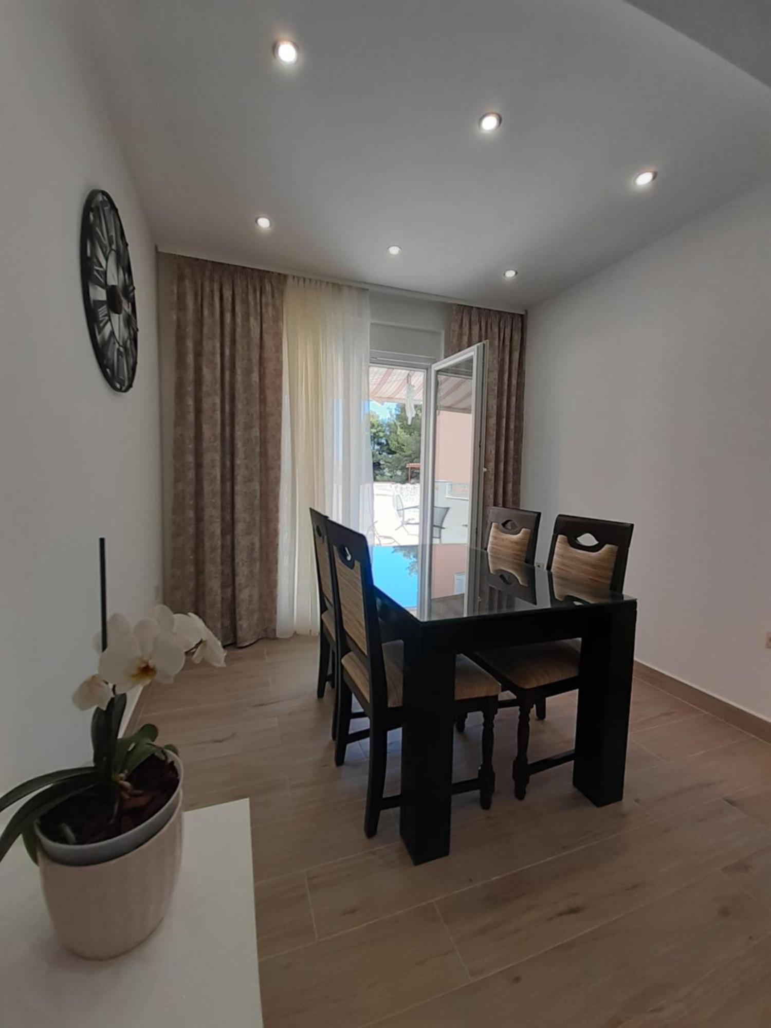 Apartment Lucky With Jacuzzi Trogir Szoba fotó