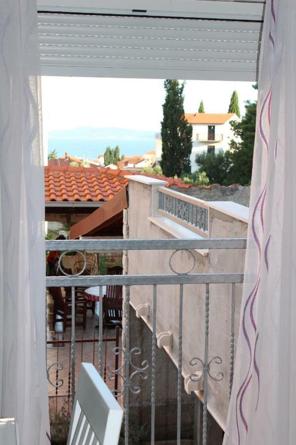 Apartment Lucky With Jacuzzi Trogir Kültér fotó